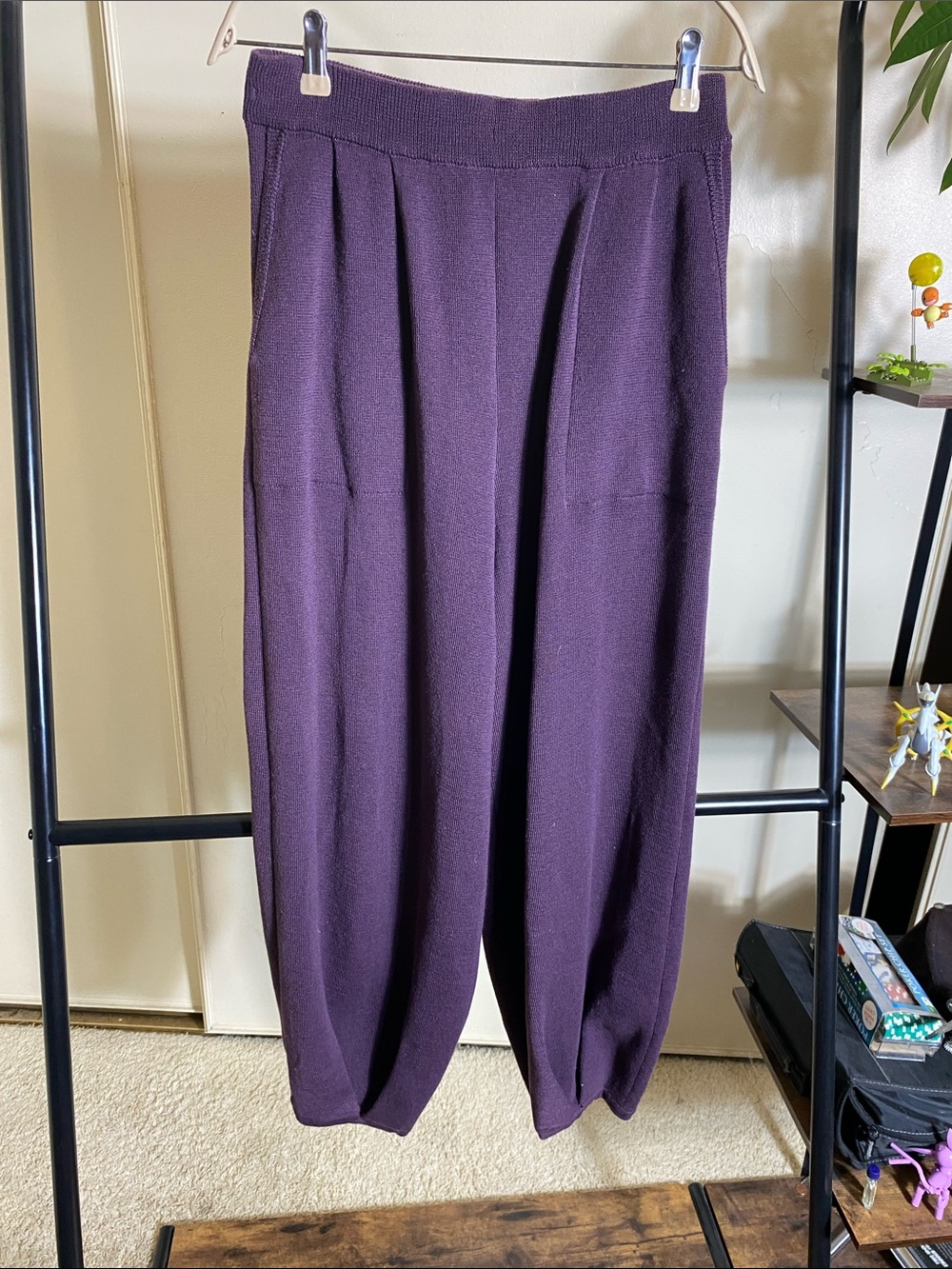 Relaxed Wide-Leg Knit Pants in Deep Plum